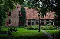 De door Henk Helmantel gereconstrueerde weem (pastorie) van Westeremden (Groningen).