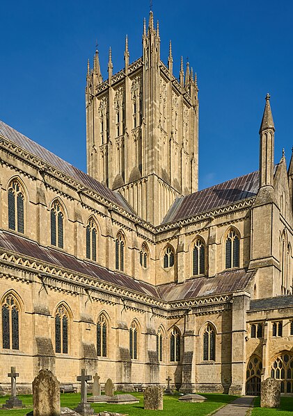 File:Wells Cathedral Central Tower Oct 2021.jpg