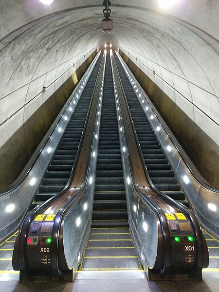 File:Wheaton station long escalator 05.jpg