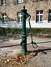 Wilmersdorf Hohenzollerndamm water pump 12.jpg