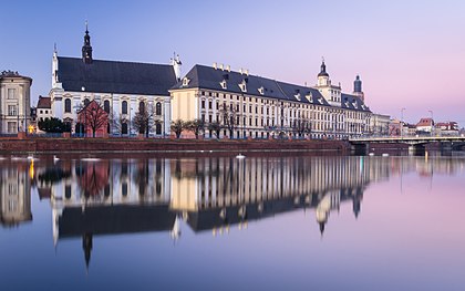 Edifício principal da Universidade de Breslávia fundada neste dia em 1702, vista do rio Oder, Polônia (definição 4 454 × 2 790)