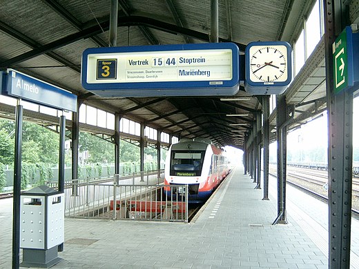 Het zakspoor (spoor 3) in Almelo voor de stoptreinen naar Mariënberg