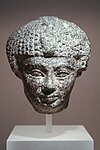 Tượng đầu của Pharaon Senusret I