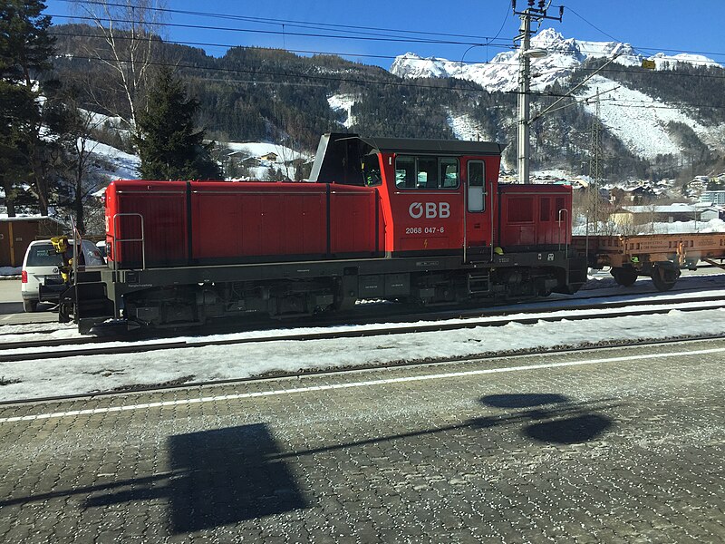 File:ÖBB 2068 047-6, Bahnhof Werfen, Februar 2019.jpg