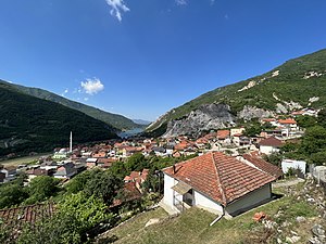 Долно Косоврасти: Географија и местоположба, Историја, Стопанство