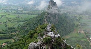 <span class="mw-page-title-main">Banphot Phisai district</span> District in Nakhon Sawan, Thailand