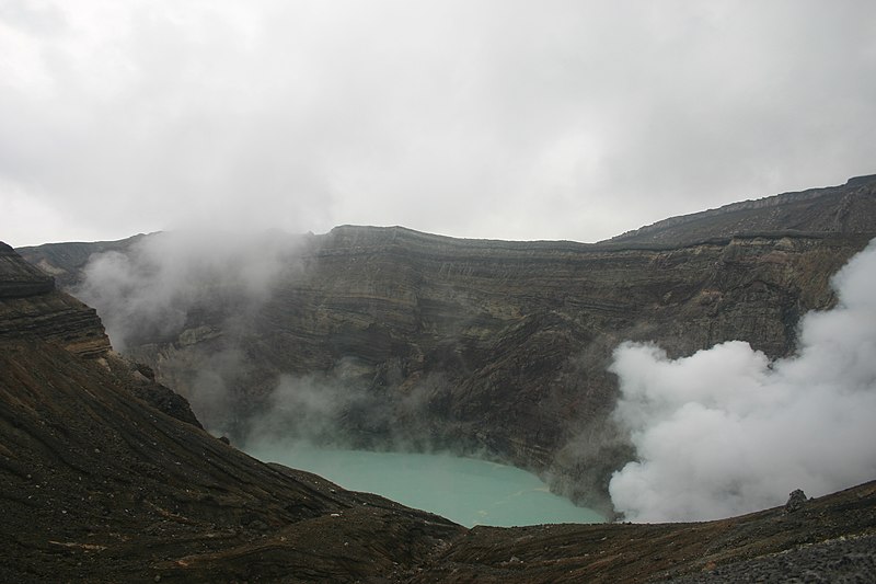 File:阿蘇山 ^03 - panoramio.jpg