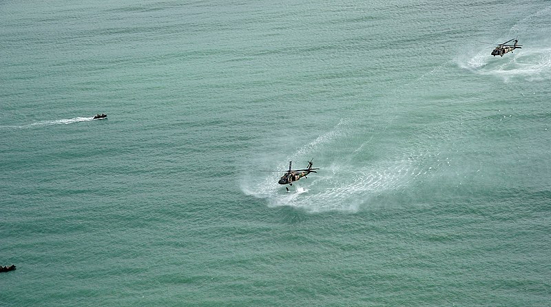 File:131407-N-XX999-007 1st Commando Regiment helicopter cast with zodiacs Exercise Talisman Saber 2013.jpg