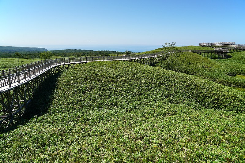 File:140829 At Shiretoko Goko Lakes Hokkaido Japan13s3.jpg