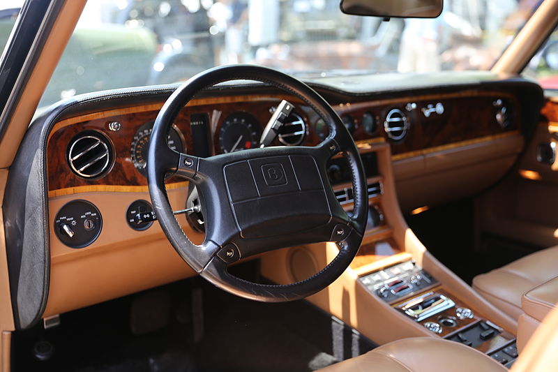 File:1990 Bentley Continental interior (airbag).jpg
