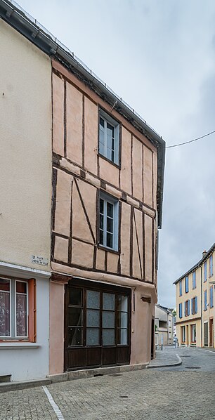 File:1 Place Jean Boudou in Naucelle.jpg