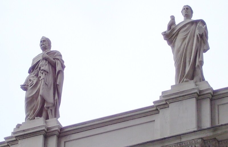 File:2010 Appellate courthouse statues 3&4.jpg