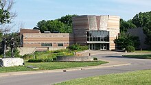 The Falls of the Ohio Interpretive Center located next to the Ohio River fossil beds 2016WIKI FallsOfTheOhioSP3June13.jpg