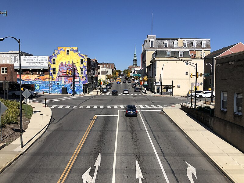 File:2022-10-10 13 59 49 View north along U.S. Route 202 northbound (Dekalb Street) from the overpass for the Schuylkill River Trail in Norristown, Montgomery County, Pennsylvania.jpg