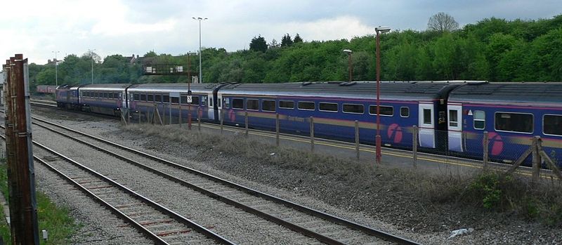 File:43127-Sir Peter Parker 1924-2002 Costwold Line 150-coaches.jpg