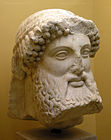 Архаїчний бородатий Гермес, який увінчував герм (поч. V ст. до н.е.)