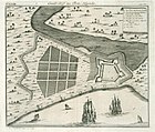 Plattegrond van het fort in 1736 met de voorstad, de zee en een stukje van de lagune. Het noorden is onder.