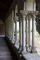 Pilier médian du cloître