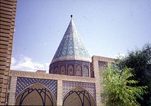 Tomb of Pirouz Nahavandi is not far from Fin Garden