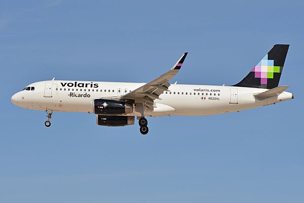 Volaris Airbus A320-200 in its former livery version.