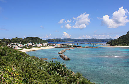 Bridge between Akajima Island (left) and Gerumajima Island (right)