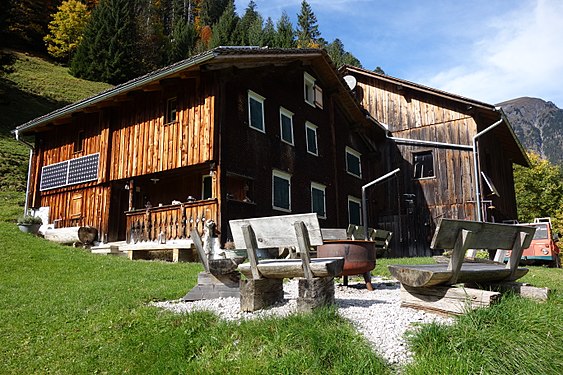 Almhütte im Großen Walsertal mit Fotovoltaik, Klaus-Uwe Gerhardt, Austria, Österreich