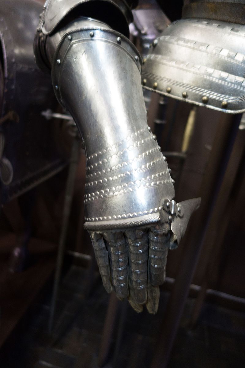 Armoured glove (29442149980).jpg