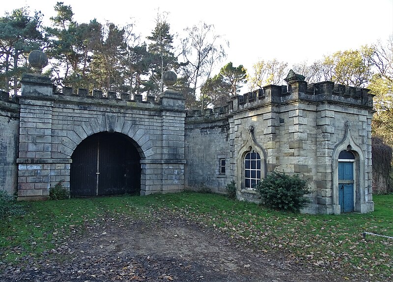 File:At South Lodge, Welbeck Estate - geograph.org.uk - 5991918.jpg