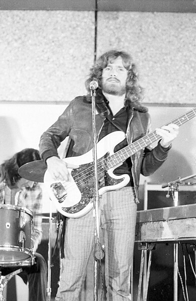 File:Auftritt der britischen Beat Band Spooky Tooth (Kiel 21.994) (cropped).jpg