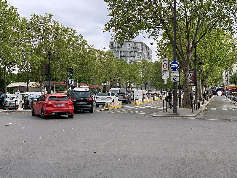 File:Avenue Porte Clignancourt - Paris XVIII (FR75) - 2021-05-20 - 2.jpg