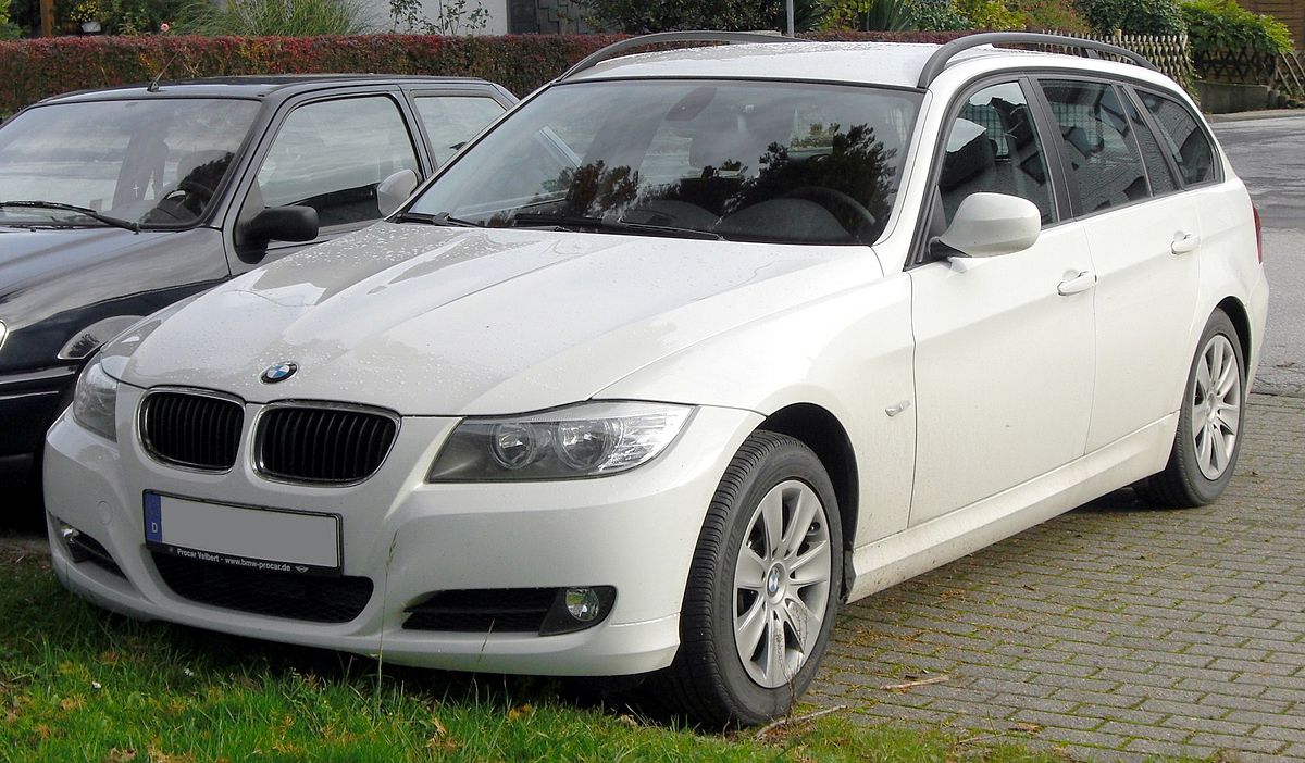 File:BMW 318i Touring (E91, seit 2008) front MJ.JPG - Wikipedia