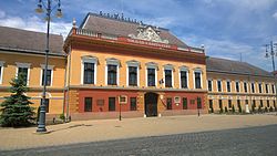 Az egykori vármegyeháza Balassagyarmaton (ma gimnázium)