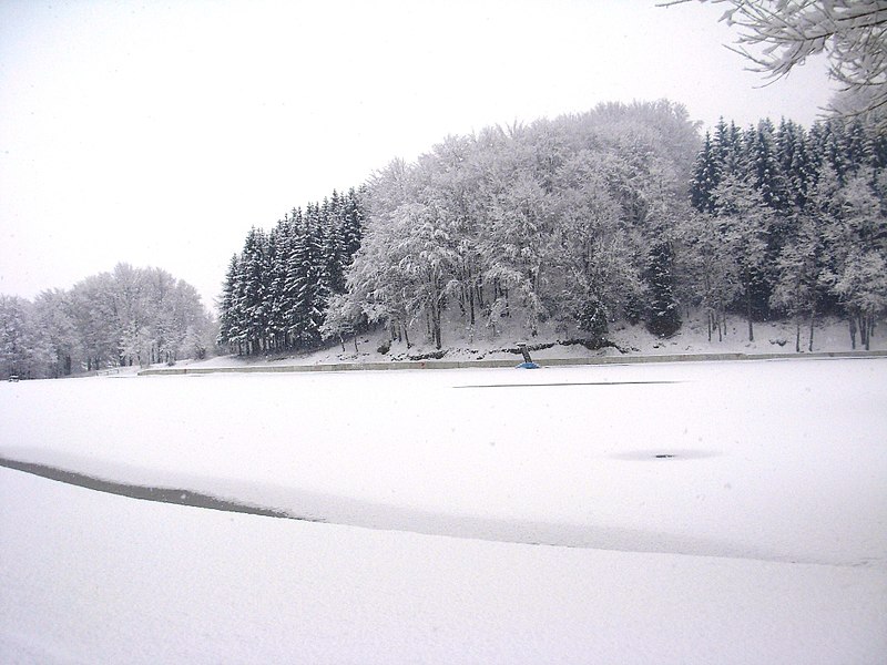 File:Balkana zimi 2.JPG