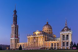 Basílica de Nuestra Señora de Licheń, Stary Licheń, Polonia, 2016-12-21, DD 36-38 HDR.jpg 