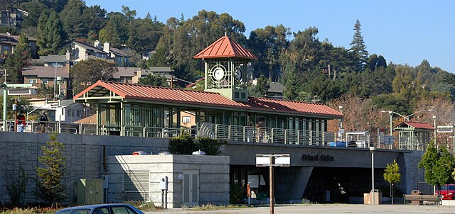 Train station in Belmont