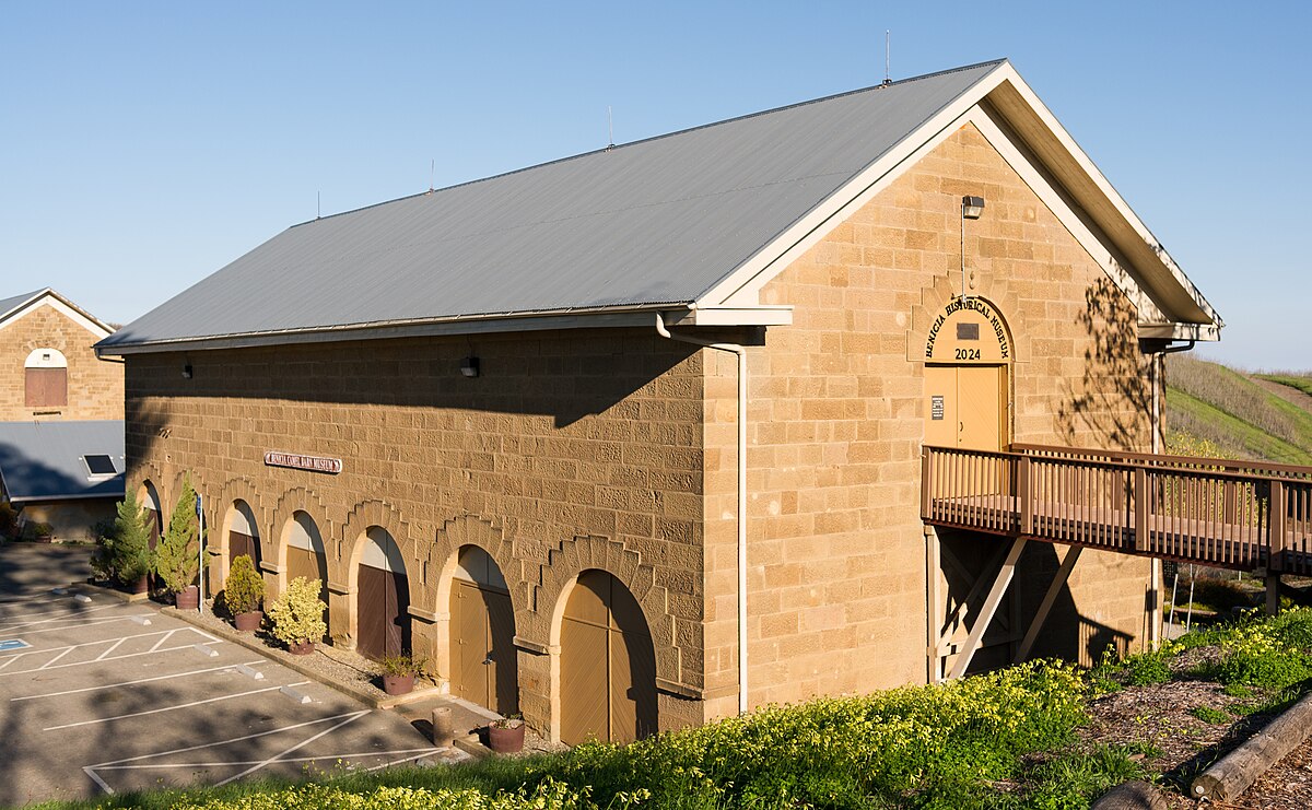 File Benicia Camel Barn Museum Jpg Wikimedia Commons