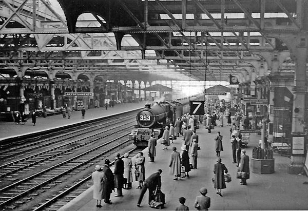 Old Snow Hill station in 1957.