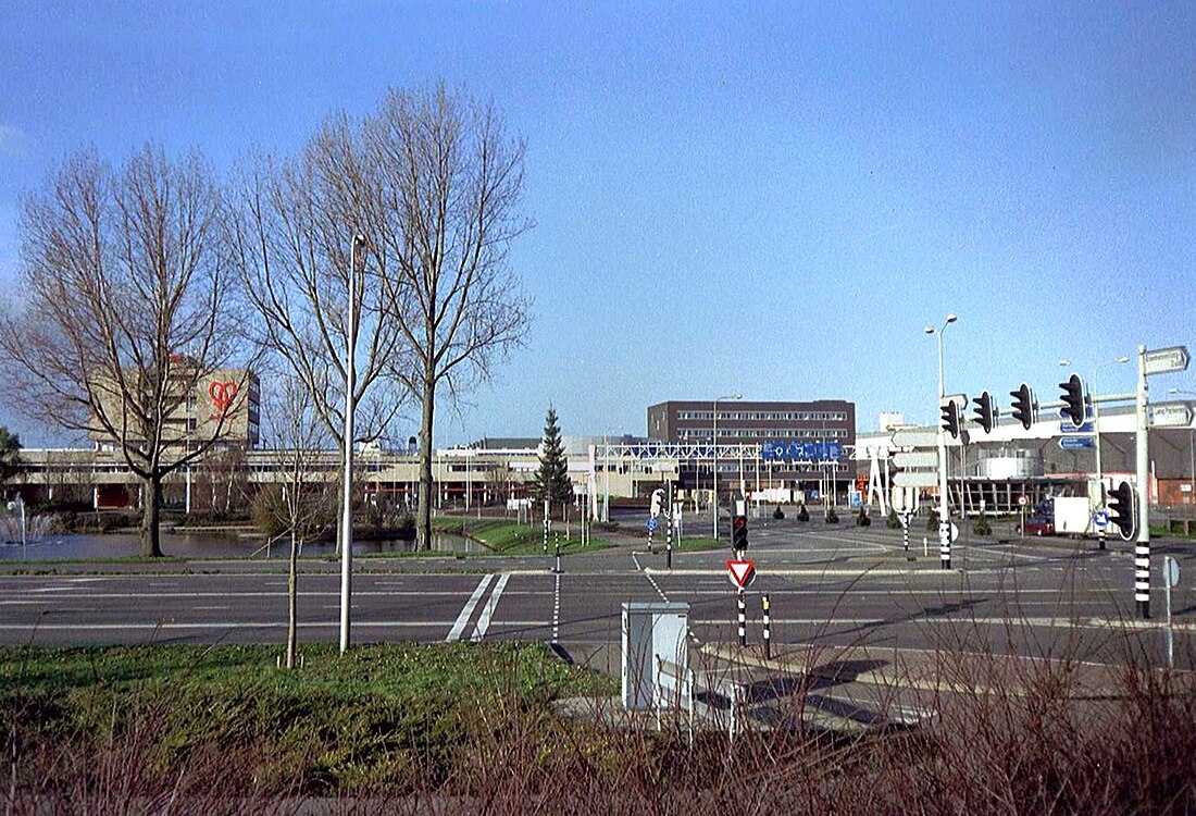 File:Bloemenveiling Aalsmeer1.jpg