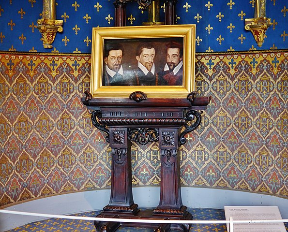 File Blois Chateau De Blois Francois I Flugel Innen Chambre Du Roi Les Trois Guises 3 Jpg Wikimedia Commons