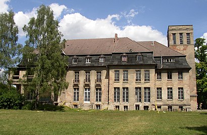 So kommt man zu Schloß börnicke mit den Öffentlichen - Mehr zum Ort Hier