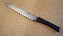 A modern bread knife Broodmes.jpg