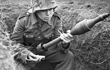 Rocket, Anti-Tank, 88mm Raketenpanzerbuechse 54 (Panzerschreck)