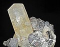 Prismatic calcite
