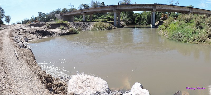 File:Camino Concepción - Vallemí. Camino nuevo. Arroyo La Paz - panoramio.jpg