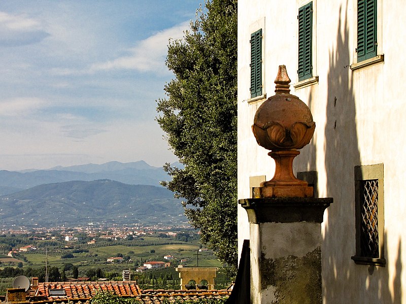 File:Cerreto Guidi - Hunting Villa di Medici - View of Empoli.jpg