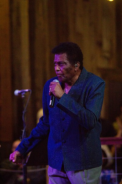 File:Charley Pride 12-5-15 IMG 1359 (23509350821).jpg