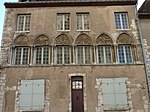 Chartres - facciata 7 chiostro Notre Dame.jpg