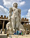 Kolossal Gommateshwara idol for jainisme på Vindhyagiri Shravanabelagola Karnataka.jpg