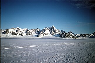 Blick vom George-VI-Sund auf die Creswick Peaks