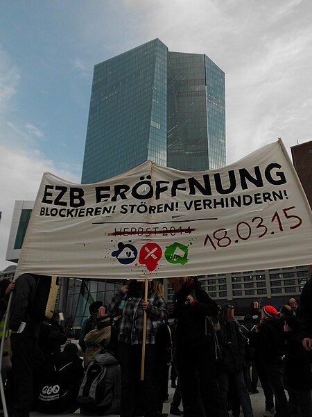 File:DSCI0115 Blockupy 2014 Transparent EZB.jpg